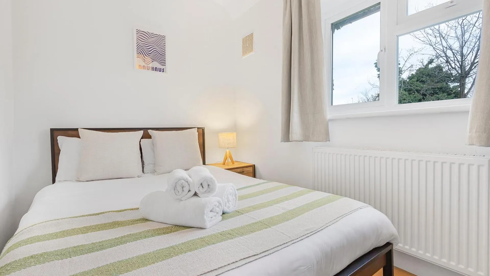 Holiday home Heathrow 3Bdr Home With Free Parking Cranford United Kingdom