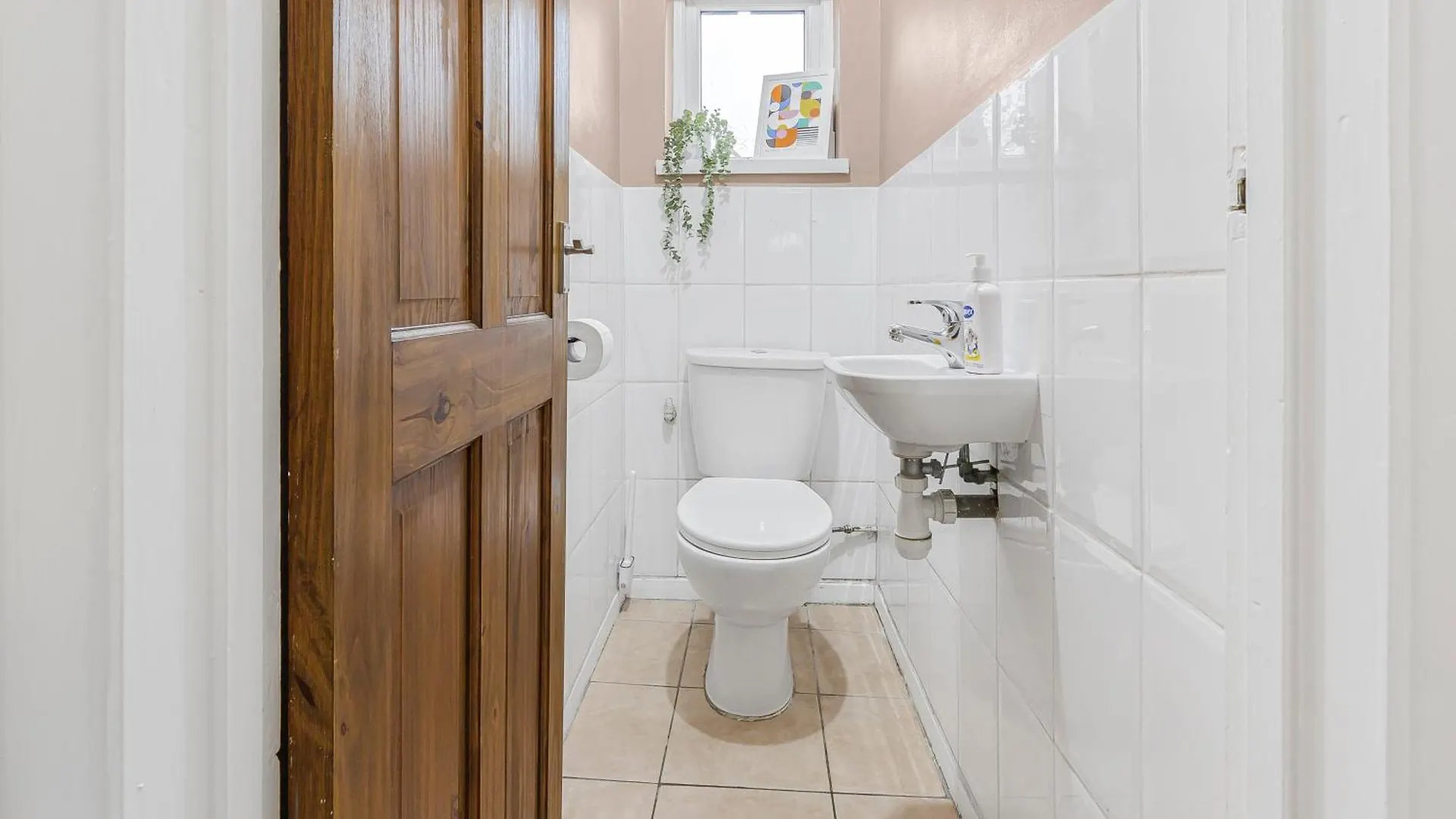 Holiday home Heathrow 3Bdr Home With Free Parking Cranford